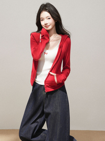 Hanorac damă cu glugă și fermoar, croială Slim, textură periată, stil retro