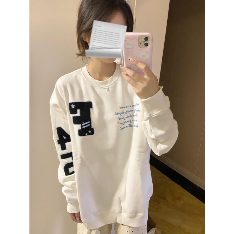 Mikina s kapuljačom od veluru s izvezenim slovima – dugi rukavi, ženski minimalistički casual stil