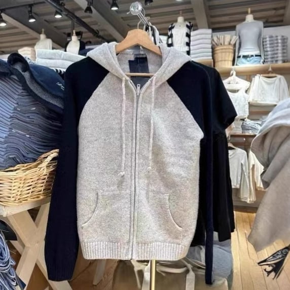 Ženski pleteni kardigan s kapuljom, raglan rukavi i zatvarač, jesen 2024