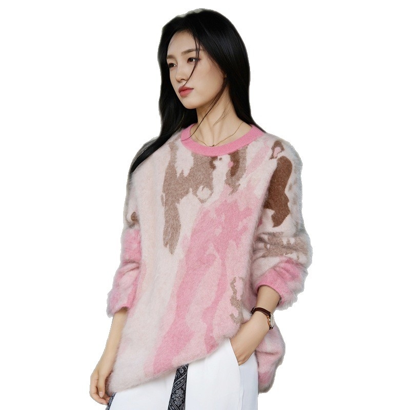 Moteriškas vilnos-kasmirų mišinio megztinis su apvaliu kaklu, šlifuota tekstūra, ilgomis rankovėmis