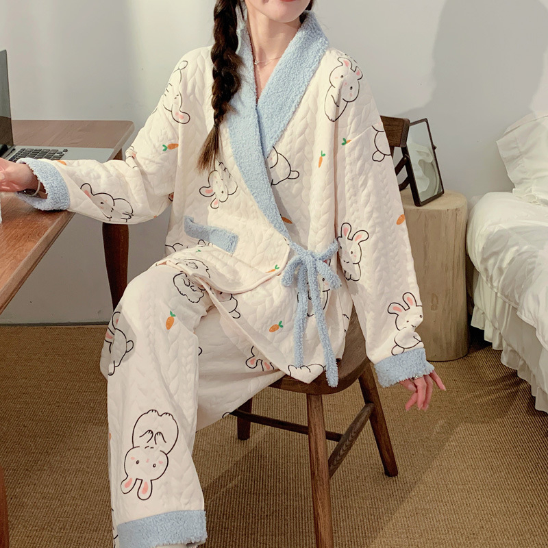 Trudničke pidžama za dojenje, kimono stil, od zračnog 90–95% polyester materijala, debeli materijal, dugi rukavi, hlače, zimski model