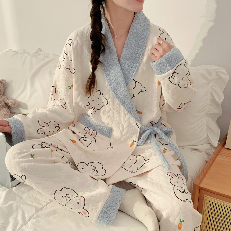 Trudničke pidžama za dojenje, kimono stil, od zračnog 90–95% polyester materijala, debeli materijal, dugi rukavi, hlače, zimski model