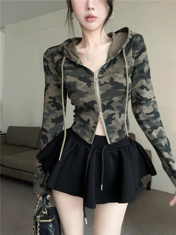 Κοντή καμουφλαρισμένη ζακέτα με κουκούλα, μακριές μανίκια