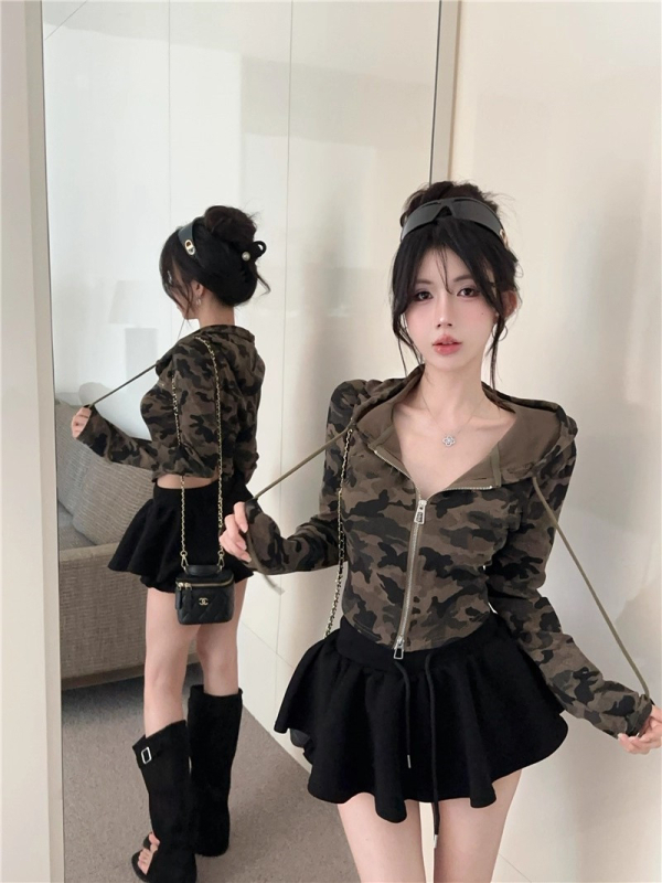 Κοντή καμουφλαρισμένη ζακέτα με κουκούλα, μακριές μανίκια