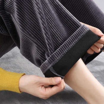 Nėščiųjų plačių kelnių iš velūro, viduje fliso pamušalas, šiltos rudens–žiemos, pilvo panelė, poliesterio-elastano mišinys