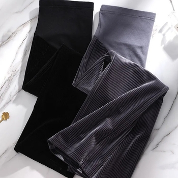 Nėščiųjų plačių kelnių iš velūro, viduje fliso pamušalas, šiltos rudens–žiemos, pilvo panelė, poliesterio-elastano mišinys