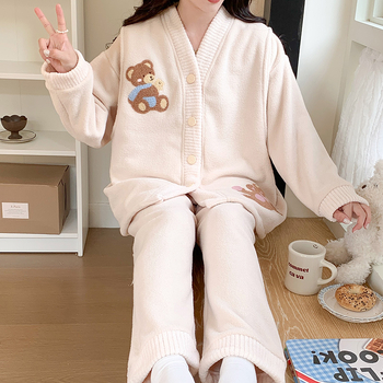 Motinystės ir pogimdyminių pižamų komplektas su pusvelūru, 100% poliesteris, ilgos rankovės, kelnės, žiemos 2025 kolekcija