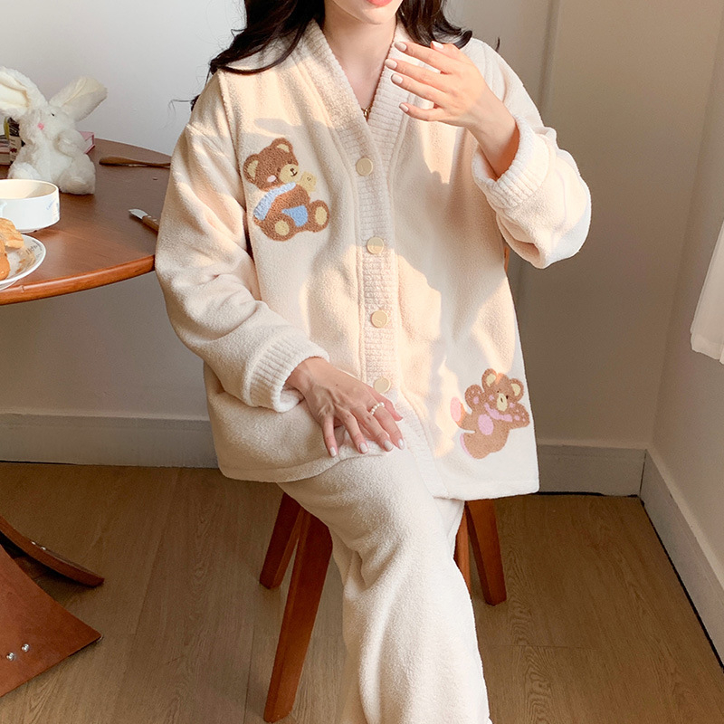 Motinystės ir pogimdyminių pižamų komplektas su pusvelūru, 100% poliesteris, ilgos rankovės, kelnės, žiemos 2025 kolekcija