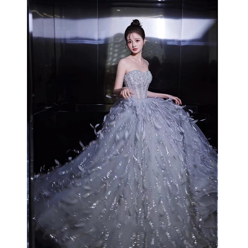 Бална рокля с пера, без презрамки, А‑линия, дълга пола, полиестер