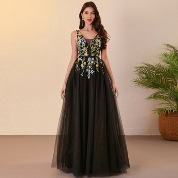 Garā balles kleita ar dziļu V-dekolti, izšūta mežģīne un tīkla audums, poliester