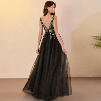 Garā balles kleita ar dziļu V-dekolti, izšūta mežģīne un tīkla audums, poliester