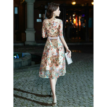 Женска вечерна рокля за банкет и бал — А‑линия, висока талия, половин ръкав, миди дължина, полиестерна смесена тъкан (70–80% полиестер, до 30% хлорирано влакно), пролет 2025