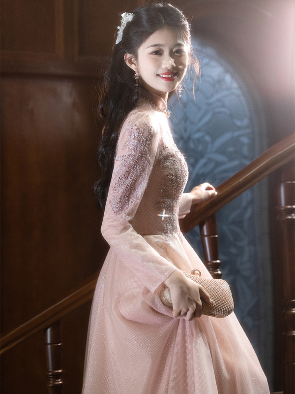 Vakarkleita - retro siluets, tievs griezums, garas piedurknes, garie svārki, Ziemas 2024