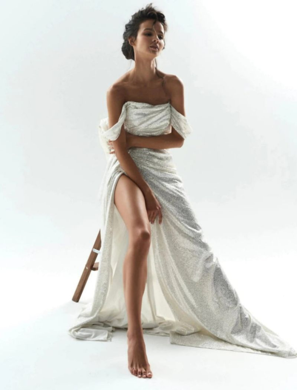 Бална рокля с дълъг шлейф, ръкав тип фенер, сияйна коприна, талия в средата, пролет 2024