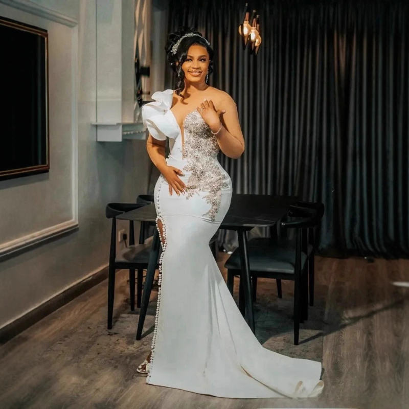 Сватбена рокля с дълбоко V деколте, русалка силует, дантела, дълги ръкави, полиестер