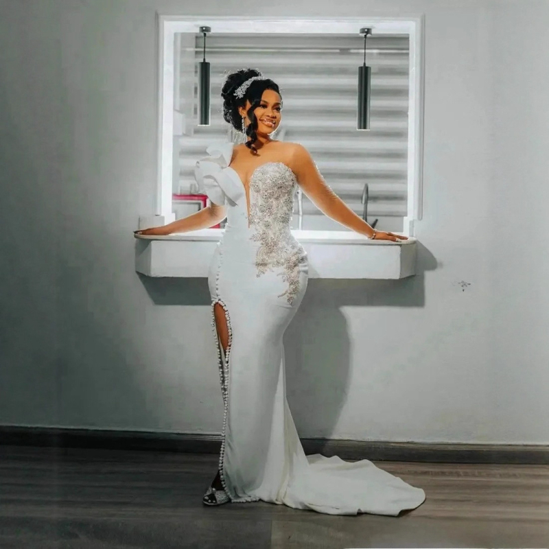 Сватбена рокля с дълбоко V деколте, русалка силует, дантела, дълги ръкави, полиестер