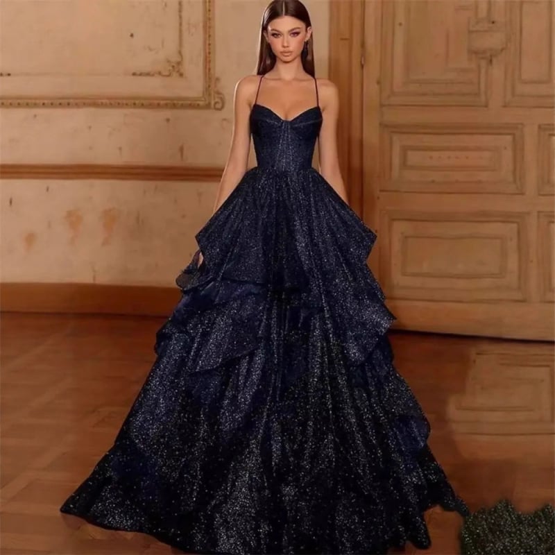 Női ujjatlan estélyi ruha pliszé dizájnnal, magas derékkal, hosszú A-vonalú szoknyával, poliészter.