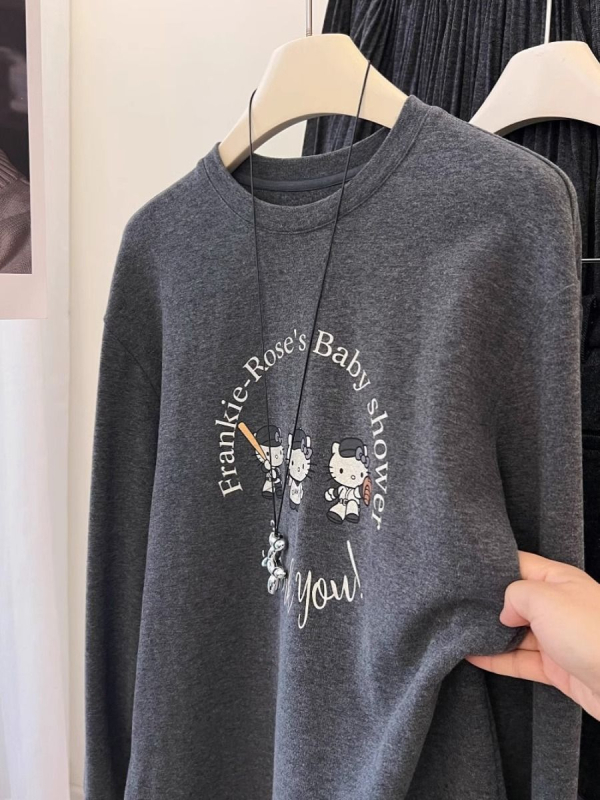 Macskás mintás, bolyhosított textúrájú felső, hosszú ujjú, laza szabás, kerek nyak