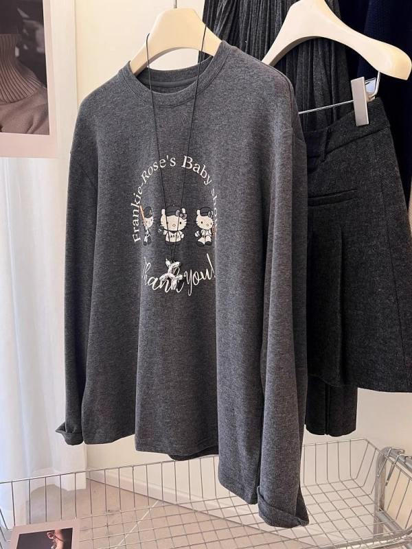 Macskás mintás, bolyhosított textúrájú felső, hosszú ujjú, laza szabás, kerek nyak