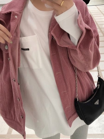 Pamut hosszú ujjú póló, laza szabás, kerek nyak, szöveges nyomat, középméretű hossz