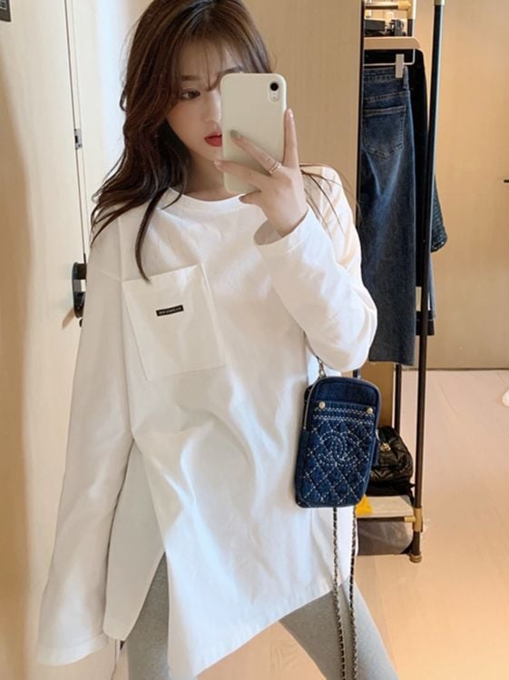 Pamut hosszú ujjú póló, laza szabás, kerek nyak, szöveges nyomat, középméretű hossz