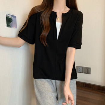 T-majica s V-izrezom, kratki rukav, casual stil, poliester 95%+, Regular kroj, duljina 50–65 cm