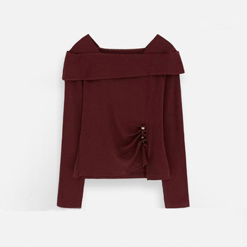 Tricou cu mâneci lungi, glugă, pliuri asimetrice, guler pătrat, croială slim