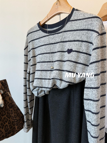 Női póló, lazán szabott, hosszú ujjú, kerek nyakú, poliészter