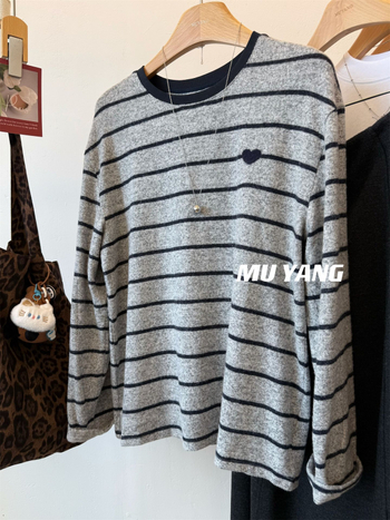 Női póló, lazán szabott, hosszú ujjú, kerek nyakú, poliészter