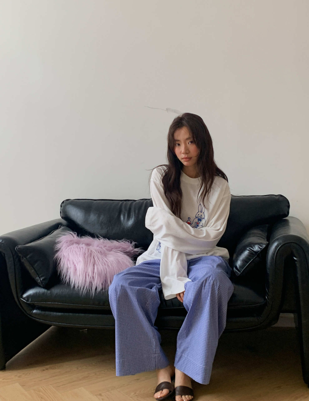 Tricou damă lejer, mânecă lungă, guler rotund, imprimeu cu iepuraș, vara 2025