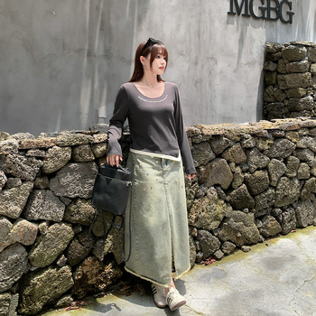 Ženski plus-size T-shirt 150 kg, nepravilnog patchwork uzorka, dugi rukavi, za proljeće i jesen, slobodan kroj koji skriva trbuh, lažni dvodijelni dizajn