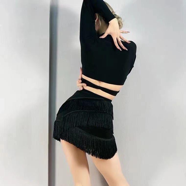 Női latin tánc szoknya – Milk Silk 90–95% elasztánnal, 2023 tavasz, 18–24 éveseknek