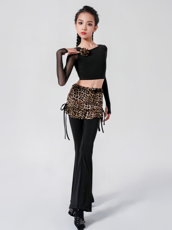 Meiteņu Latīņu deju komplekts: rudens 2024, plecu atvērts tops, paneļu svārki, zvaniņveida bikses, neilons >95%, elegantā stilā