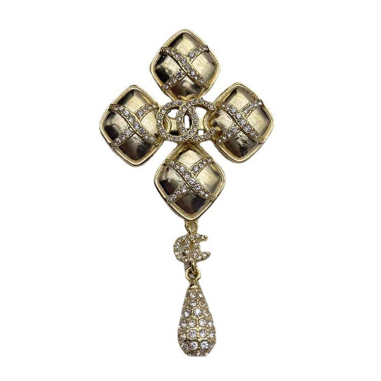 Bross koronával és masnival, Geometriai, Elektroplatinált díszítés, 2021 tél