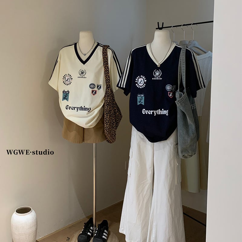 WGWE pamučna majica s V-izrezom, opuštenog kroja, kratki rukavi, tisak teksta