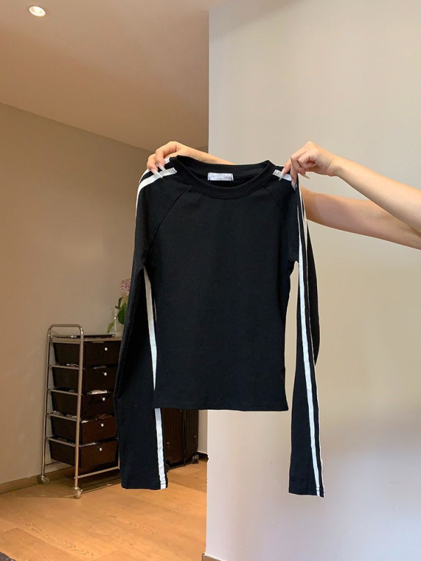 Ženska poliester raglan majica, uskog kroja, okrugli izrez, dugi rukavi, pulover stil (poliester, sadržaj glavne tkanine 30–50%)