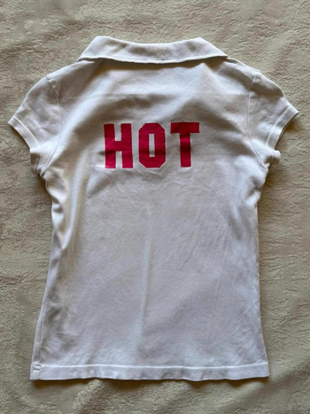 Pamukasta majica s polo ovratnikom, otisak s slovima, kratki rukavi, slim fit, street fashion, ljeto 2024