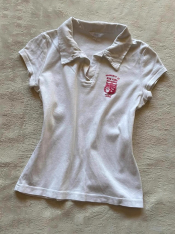 Pamukasta majica s polo ovratnikom, otisak s slovima, kratki rukavi, slim fit, street fashion, ljeto 2024