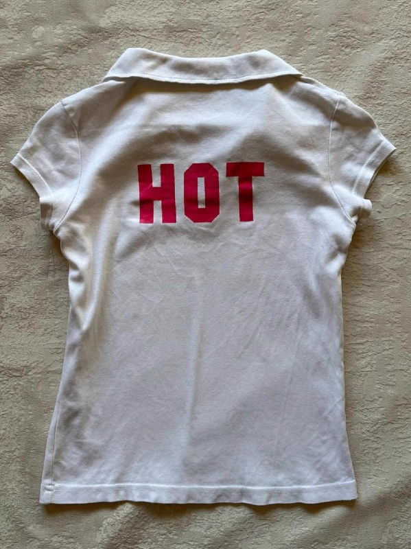 Pamukasta majica s polo ovratnikom, otisak s slovima, kratki rukavi, slim fit, street fashion, ljeto 2024
