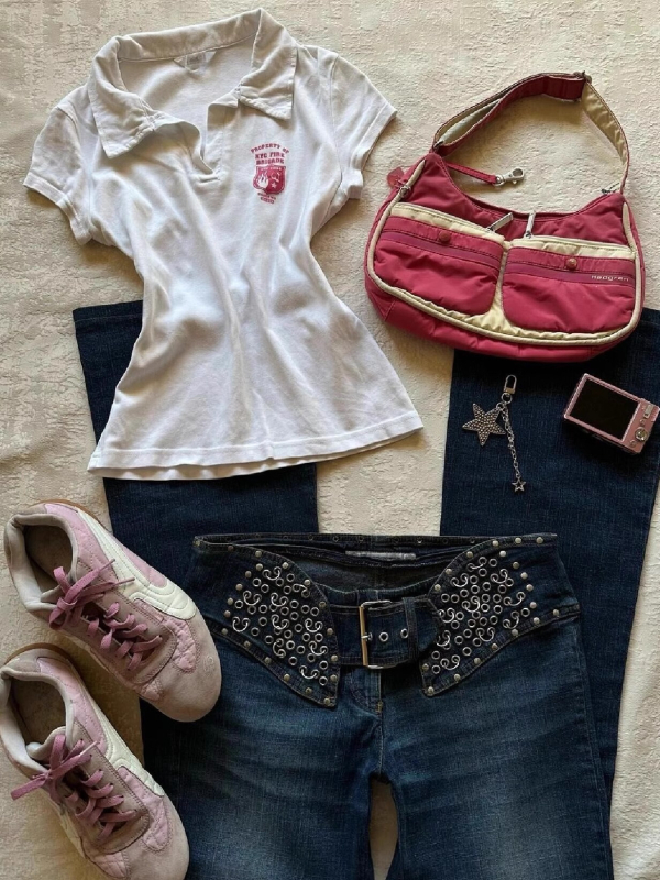 Pamukasta majica s polo ovratnikom, otisak s slovima, kratki rukavi, slim fit, street fashion, ljeto 2024