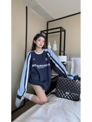 Ženski pulover s raglan rukavima, kontrastna ramena, bez kapulje, tekstni ispis, okrugli izrez, pamuk-poliester mješavina, srednja duljina, japansko-korejski casual stil, jesen 2024