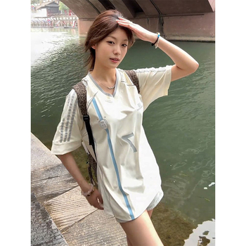 Tricou Feiligu, imprimeu cu text, mâneci scurte, decolteu în V, croială lejeră