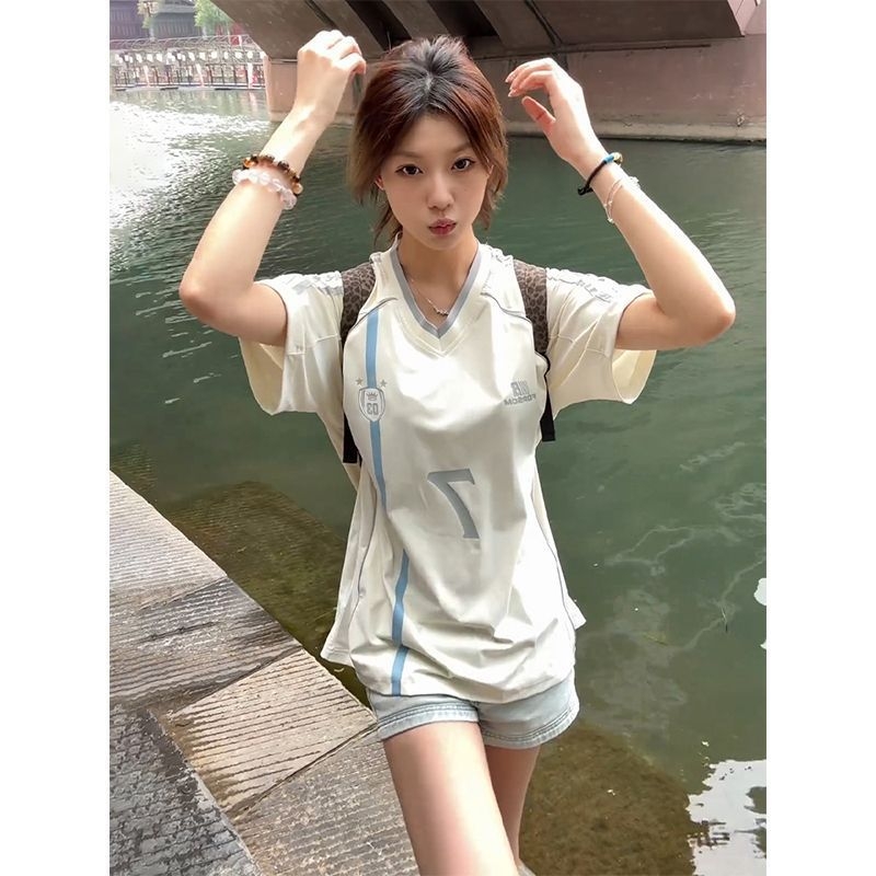 Tricou Feiligu, imprimeu cu text, mâneci scurte, decolteu în V, croială lejeră