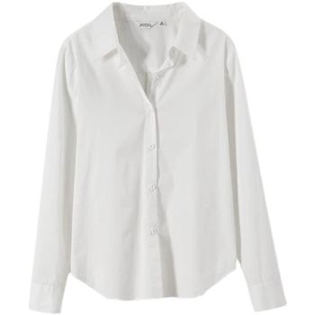 Риза - смес памук и полиестер, солиден модел, дълги ръкави, кръгло деколте, без копчета