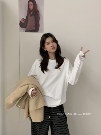 Susan tricou din bumbac cu mânecă lungă, guler rotund, croială lejeră, model dovleac brodat, stil de relaxare japonez-coreean, iarna 2025