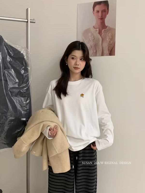 Susan tricou din bumbac cu mânecă lungă, guler rotund, croială lejeră, model dovleac brodat, stil de relaxare japonez-coreean, iarna 2025