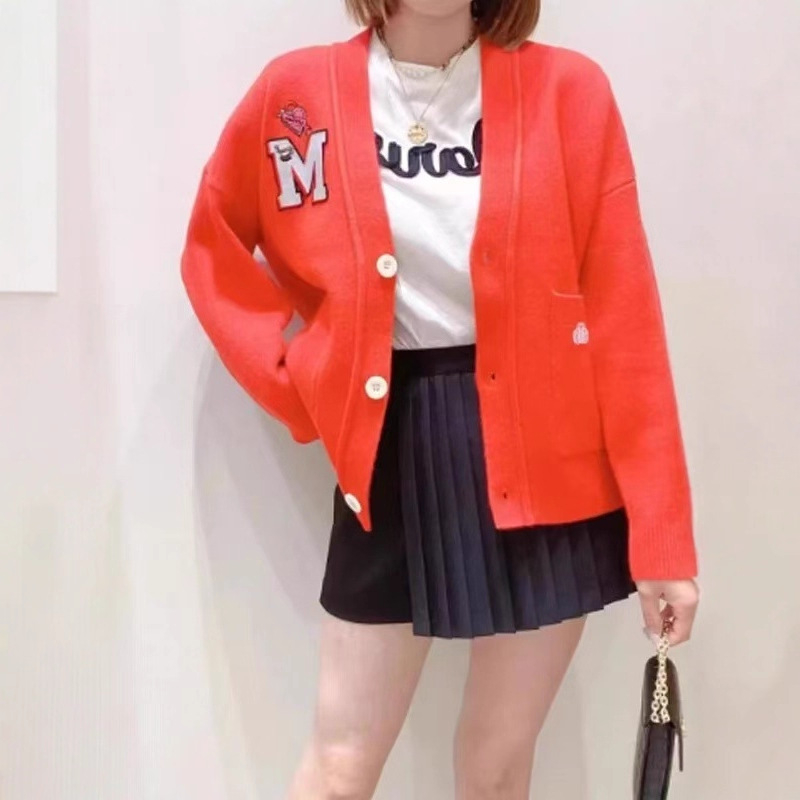 Ζακέτα με κεντημένο λογότυπο, V-λαιμό, μακριά μανίκια, φαρδιά γραμμή, Χειμώνας 2023