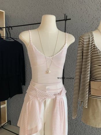 Set din două piese: top cu decolteu în V și cardigan tricotat — decolteu în V, mâneci lungi, stil cardigan, croială regulată, toamnă 2025