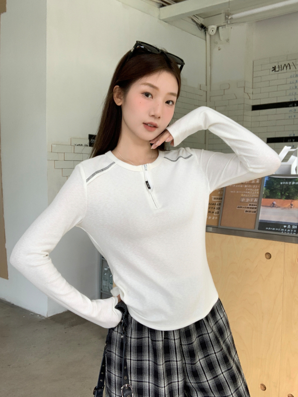 Tricou cu guler rotund, fermoar pe jumătate, mâneci lungi, amestec bumbac-viscoză (50–70% bumbac, sub 30% viscoză)