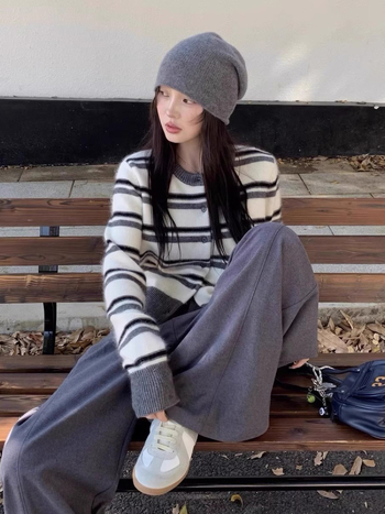 Cardigan tricotat pentru femei, dungi în blocuri de culori, guler rotund, mâneci lungi, croială lejeră